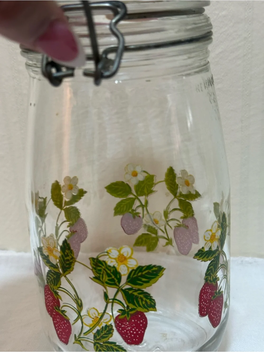Vintage‎ Arc France Strawberry & Floral Glass Canister Storage 1.5L